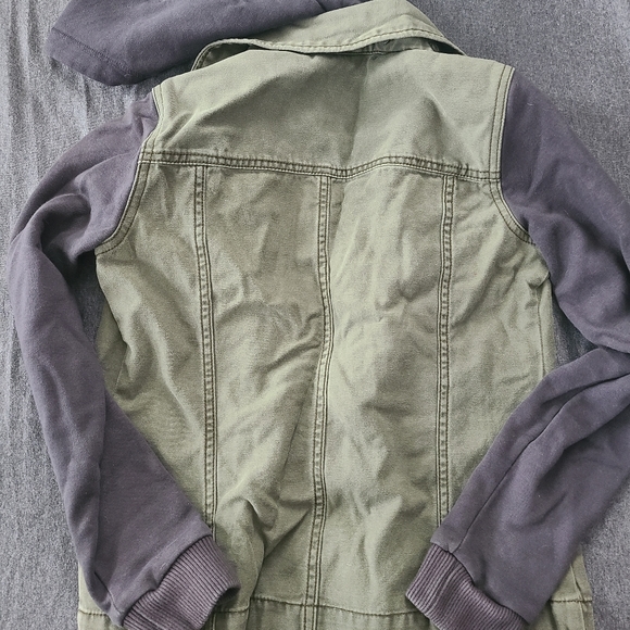 American Eagle Cargo Jacket sweater with hood - Picture 4 of 4